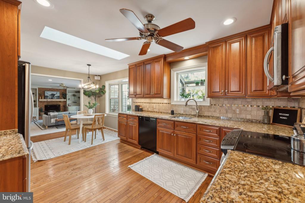 6513 Park View Ct