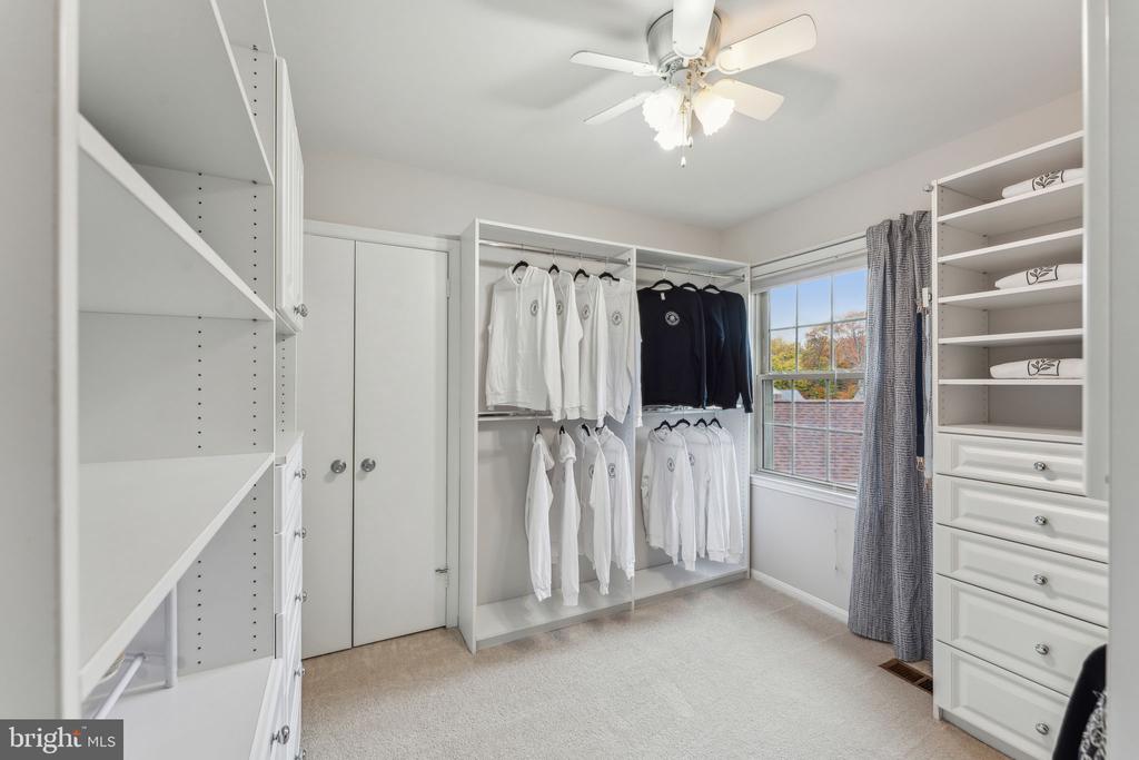 6513 Park View Ct