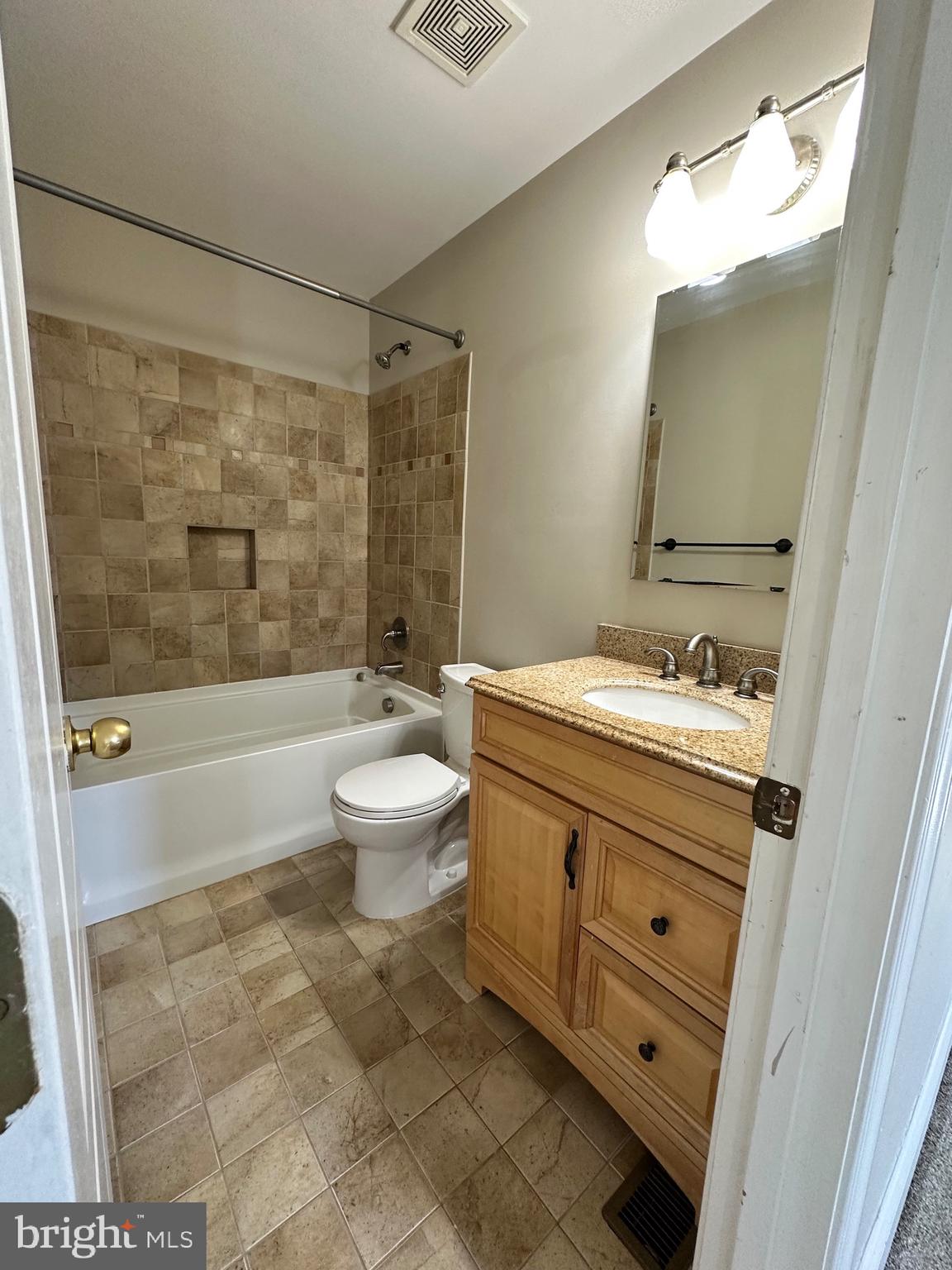 2012 CAPSTONE CIR