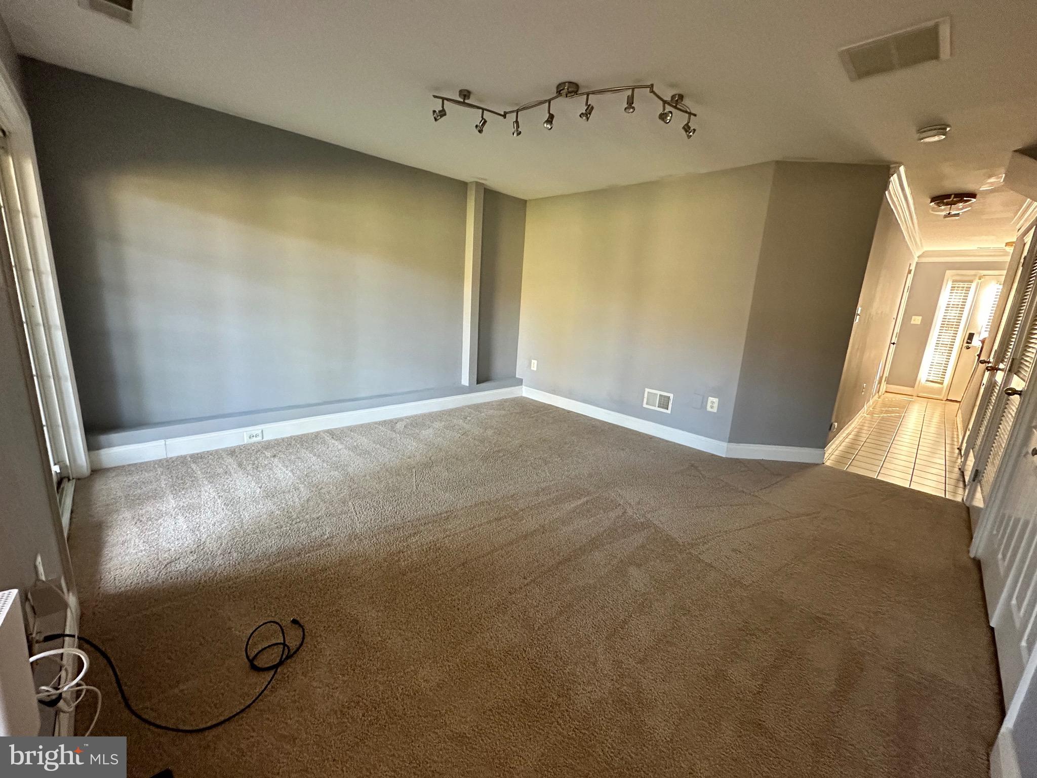 2012 CAPSTONE CIR