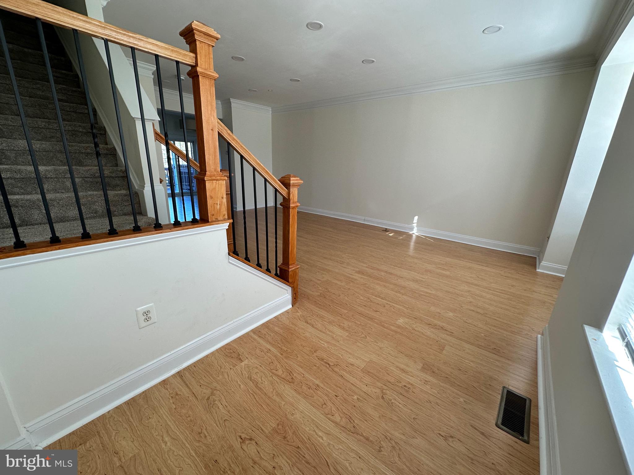 2012 CAPSTONE CIR