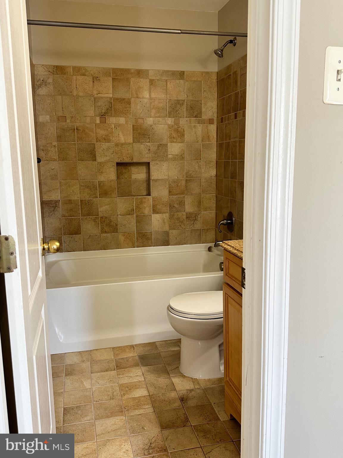 2012 CAPSTONE CIR