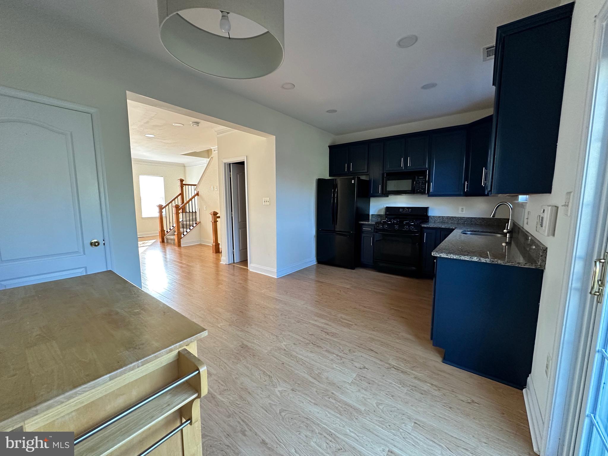 2012 CAPSTONE CIR