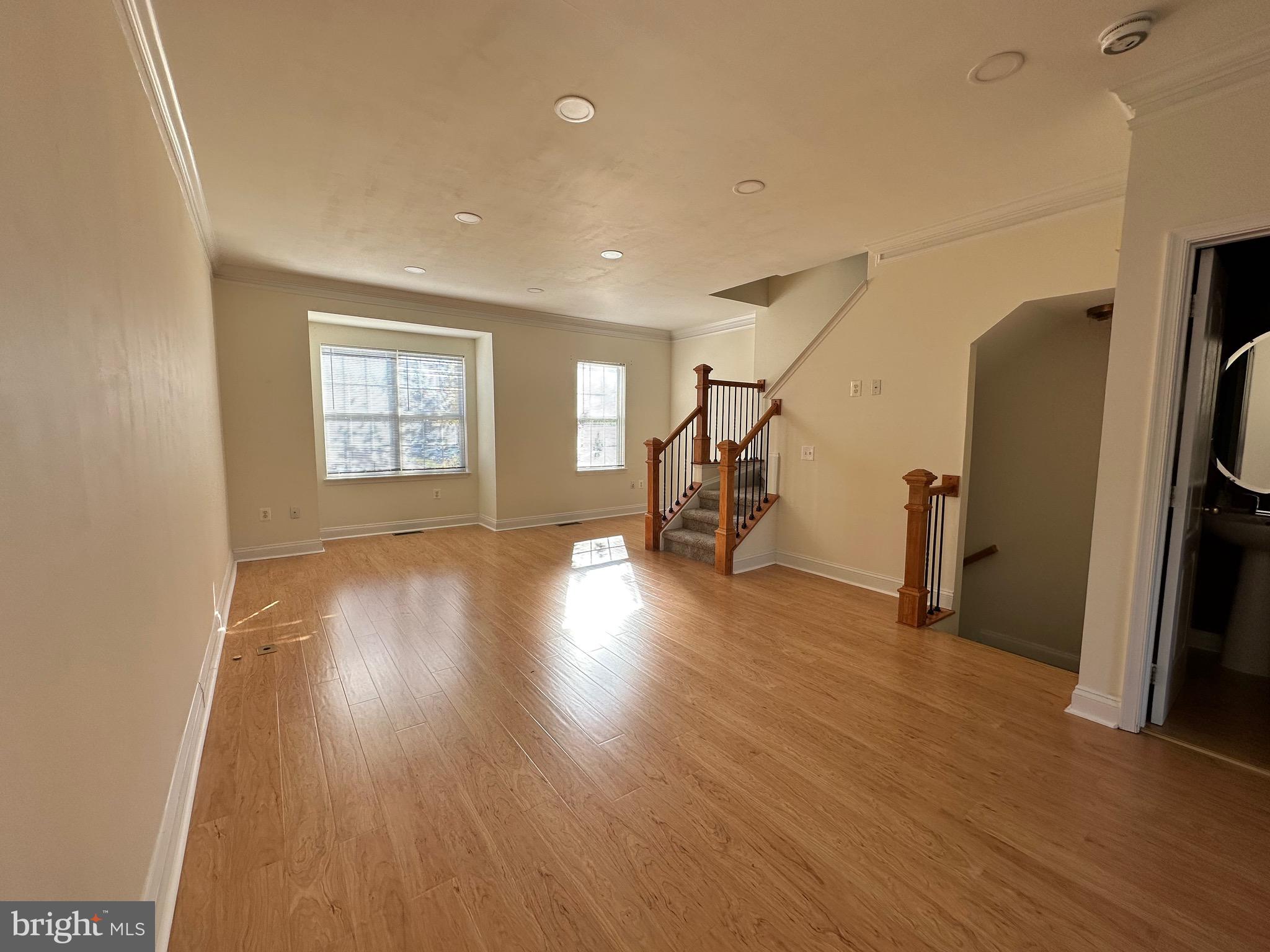 2012 CAPSTONE CIR