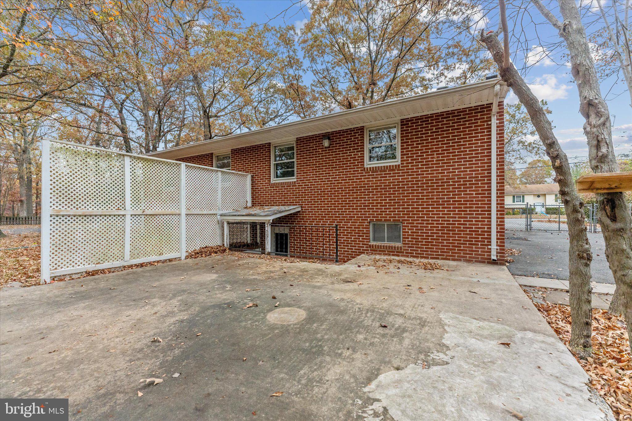 6548 WINDHAM AVE