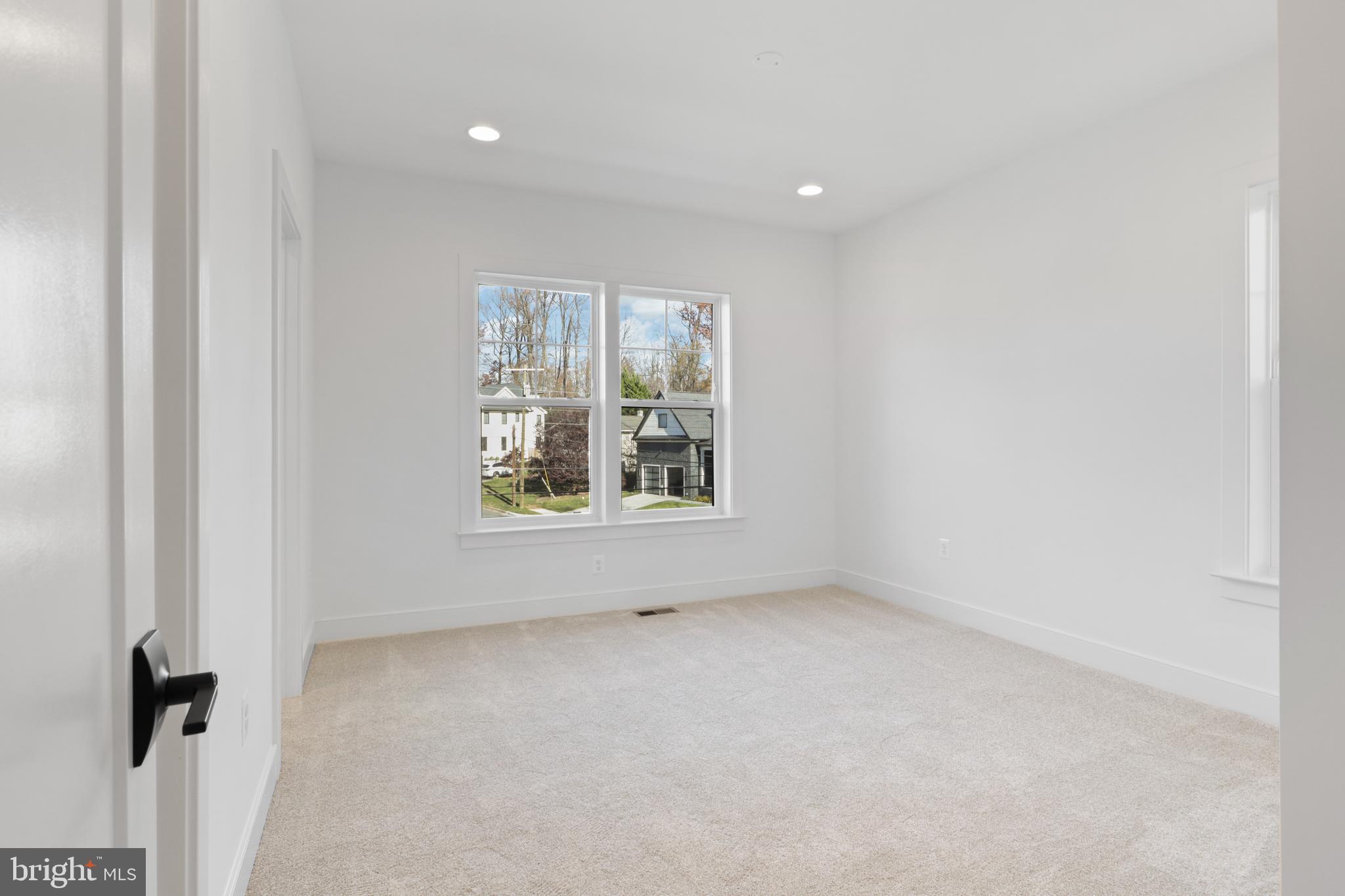 607 Truman Cir SW