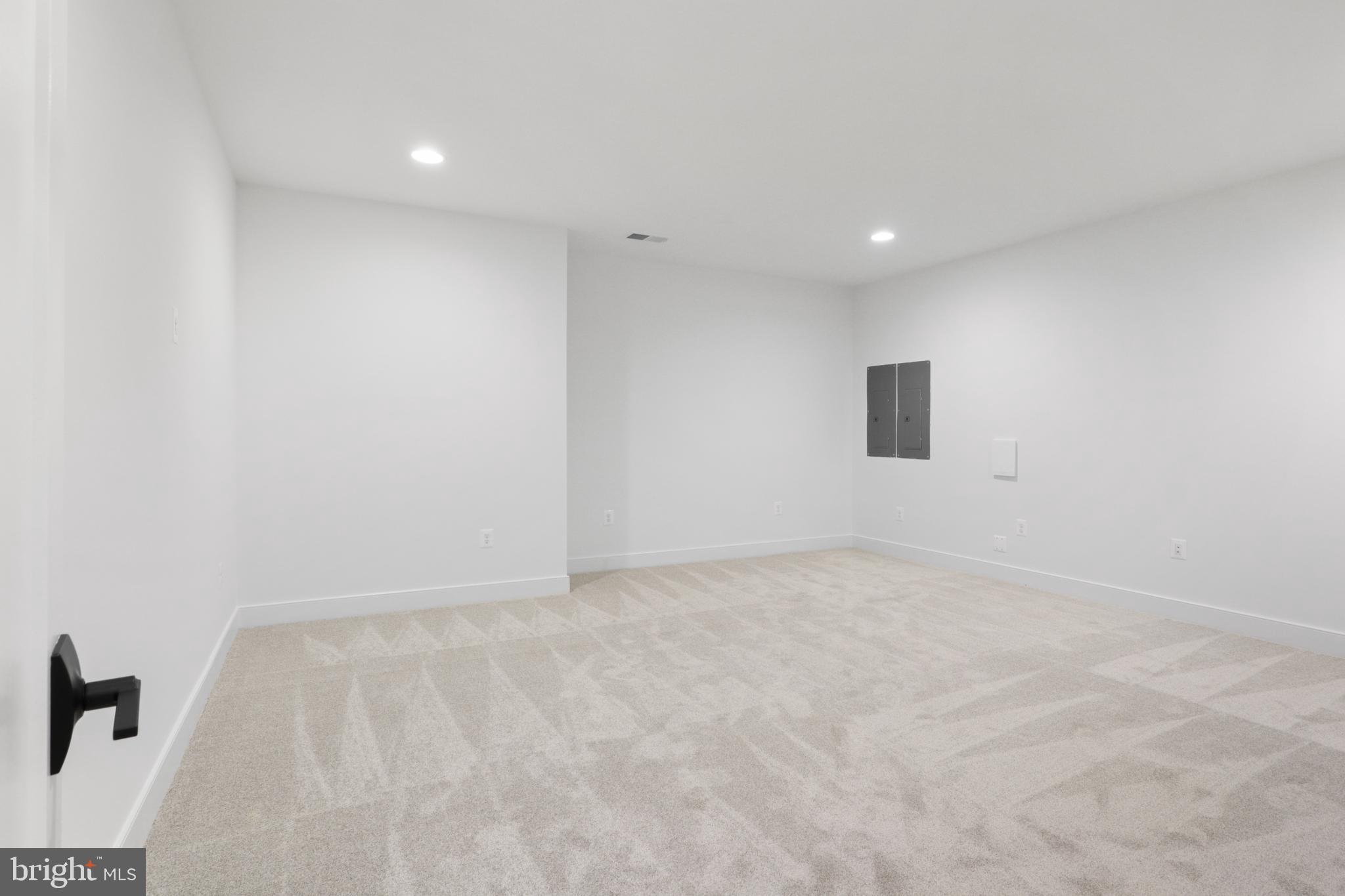 607 Truman Cir SW