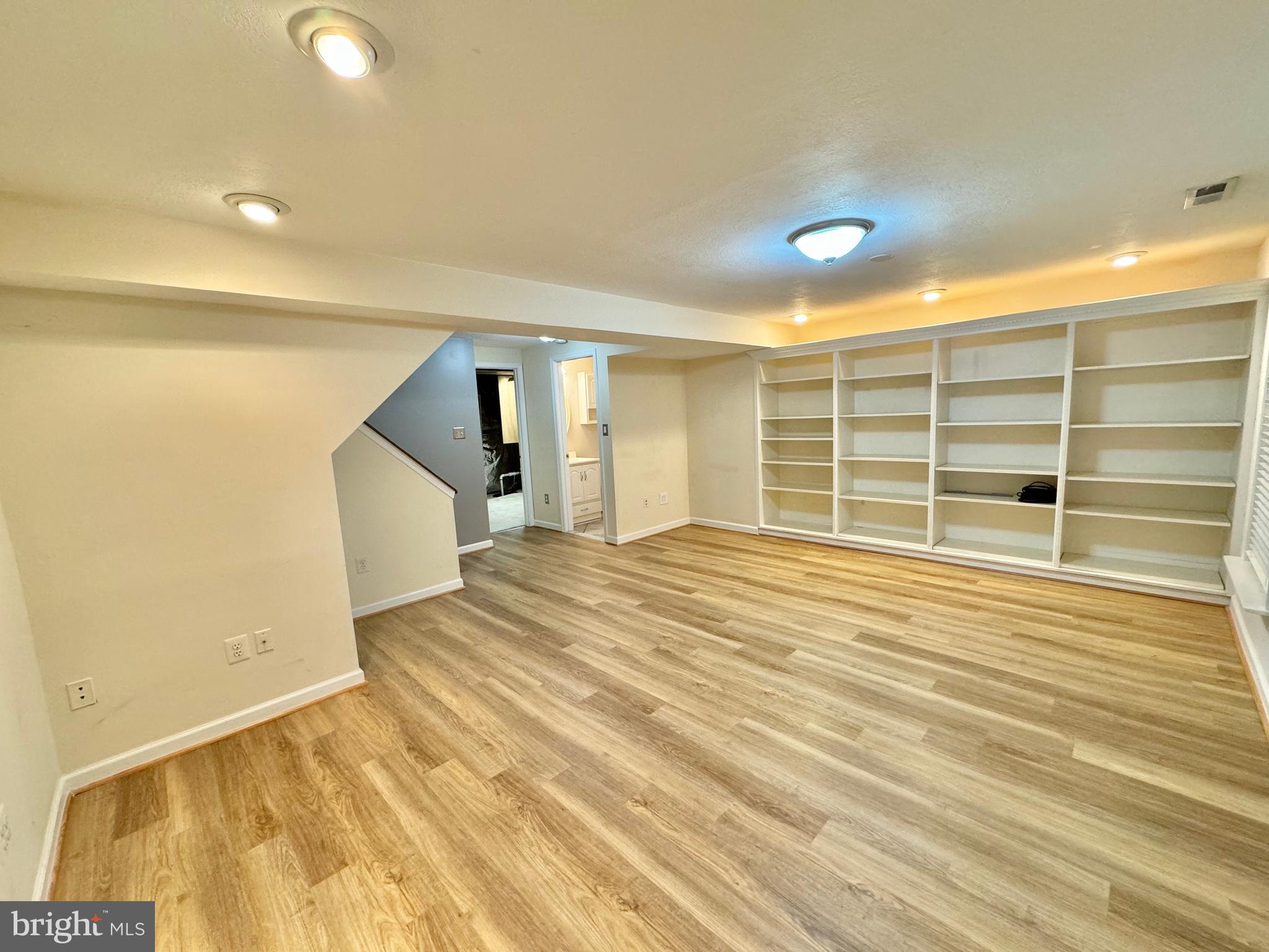 1589 AUTUMN RIDGE CIR