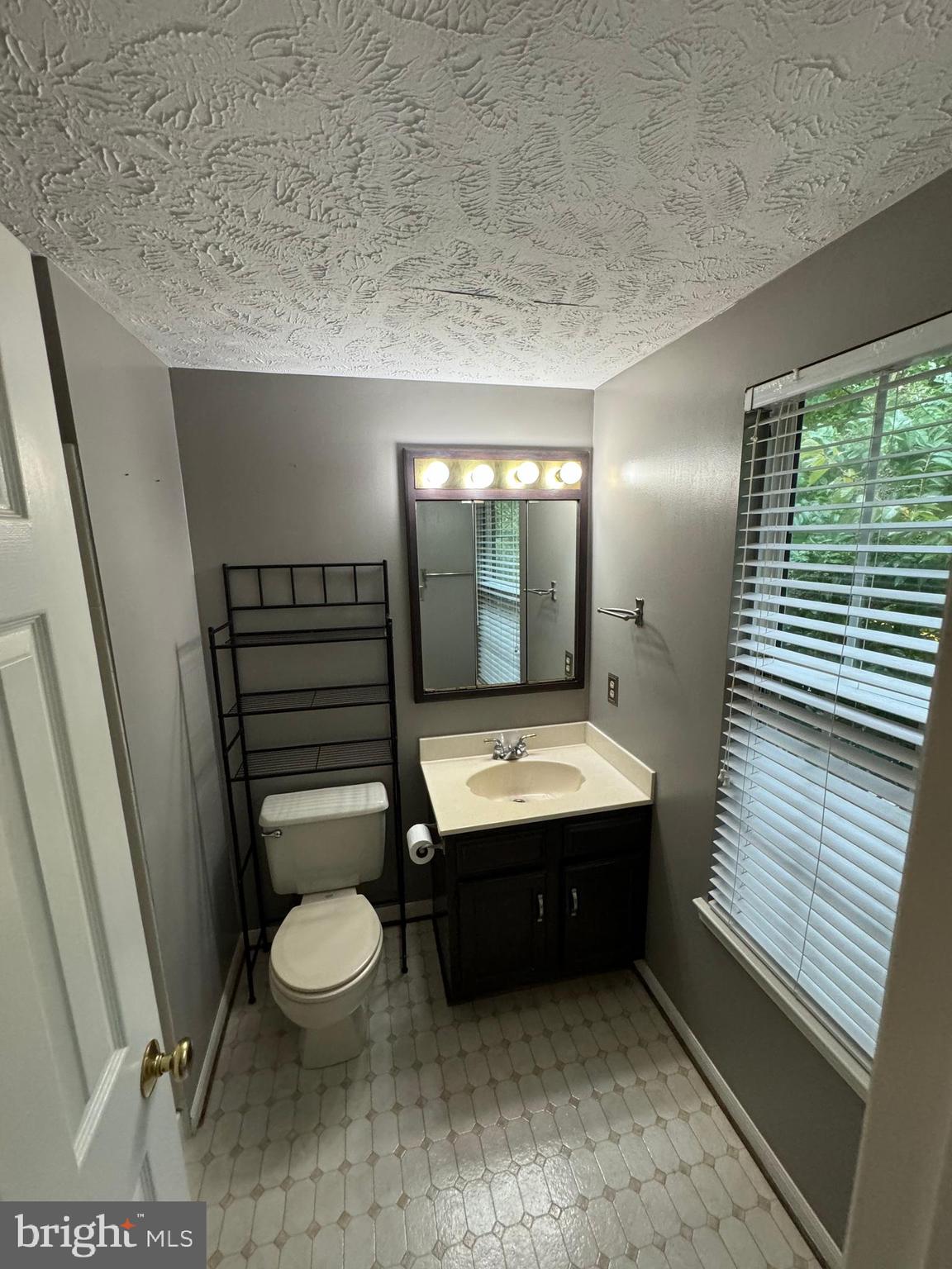 1589 AUTUMN RIDGE CIR