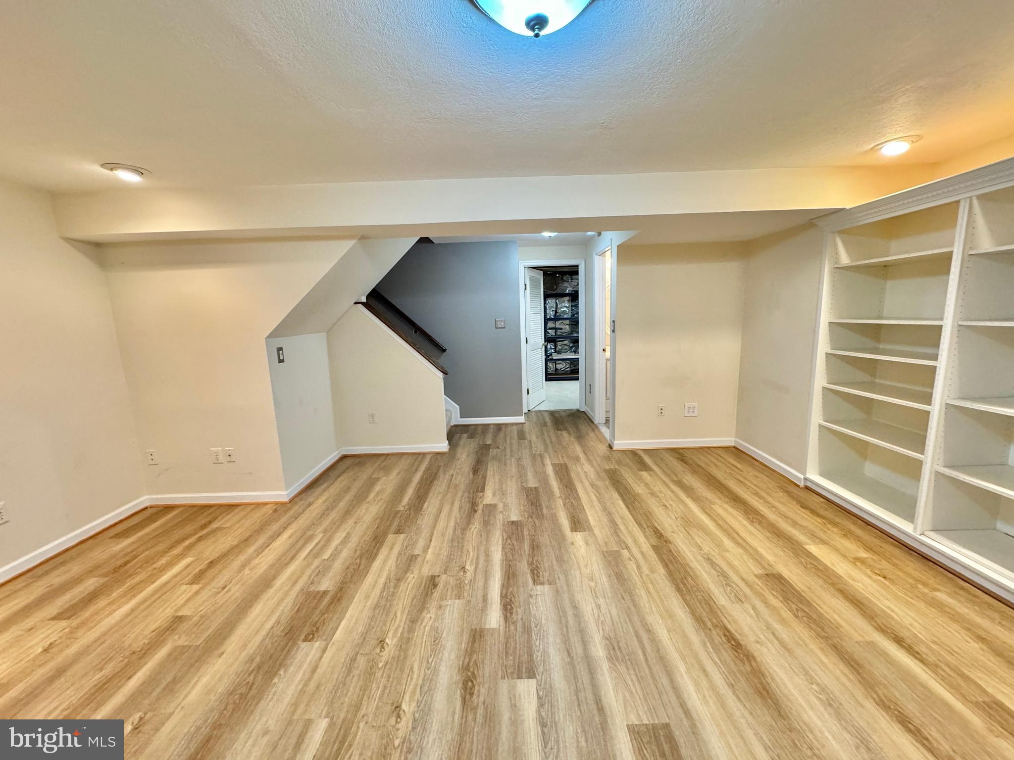 1589 AUTUMN RIDGE CIR