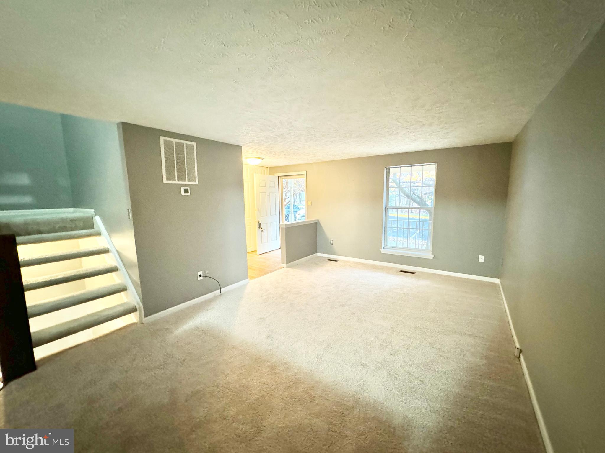1589 AUTUMN RIDGE CIR
