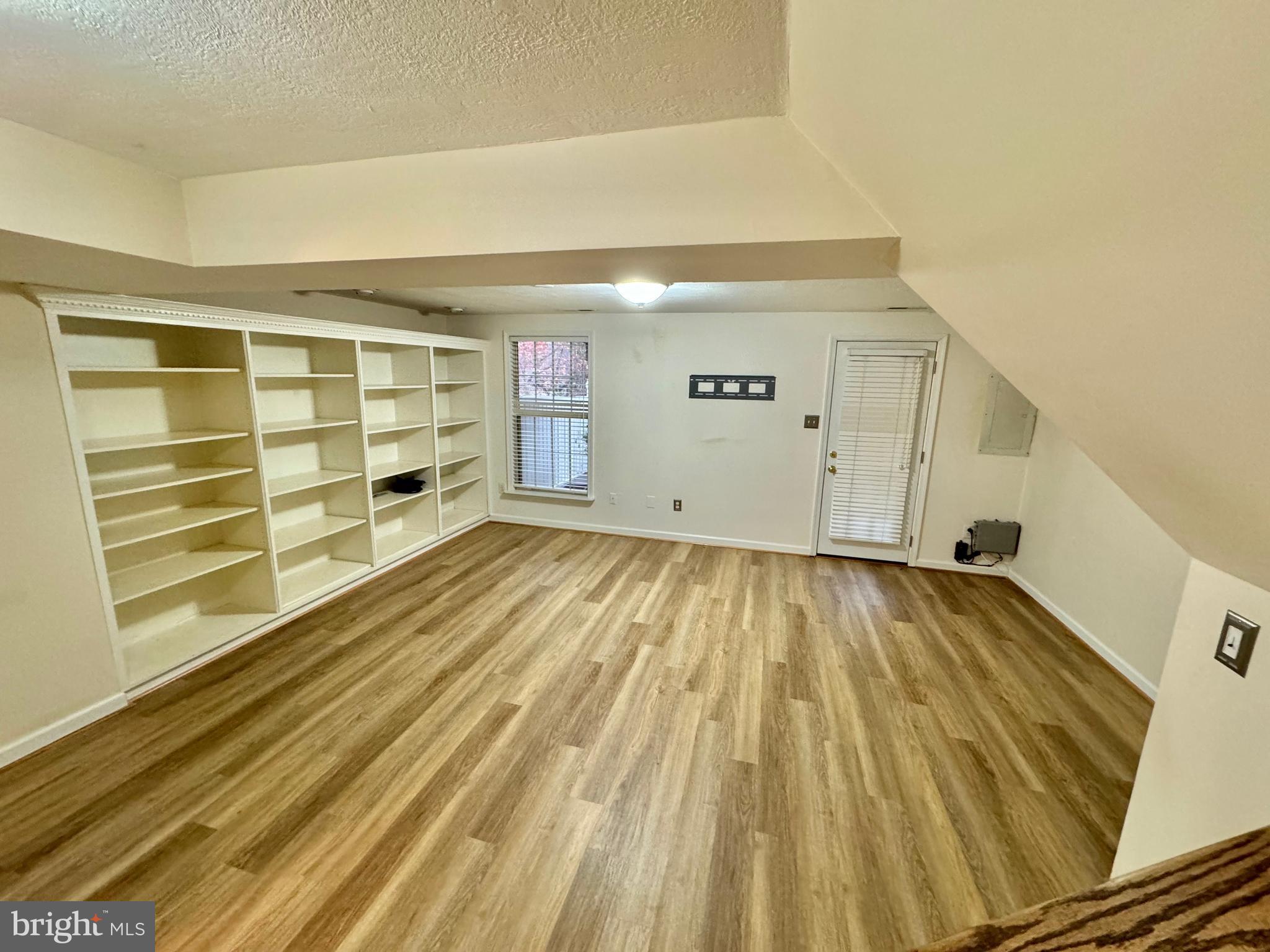 1589 AUTUMN RIDGE CIR