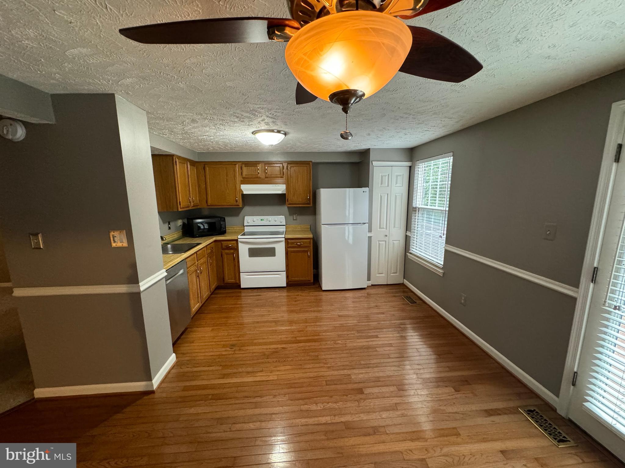 1589 AUTUMN RIDGE CIR