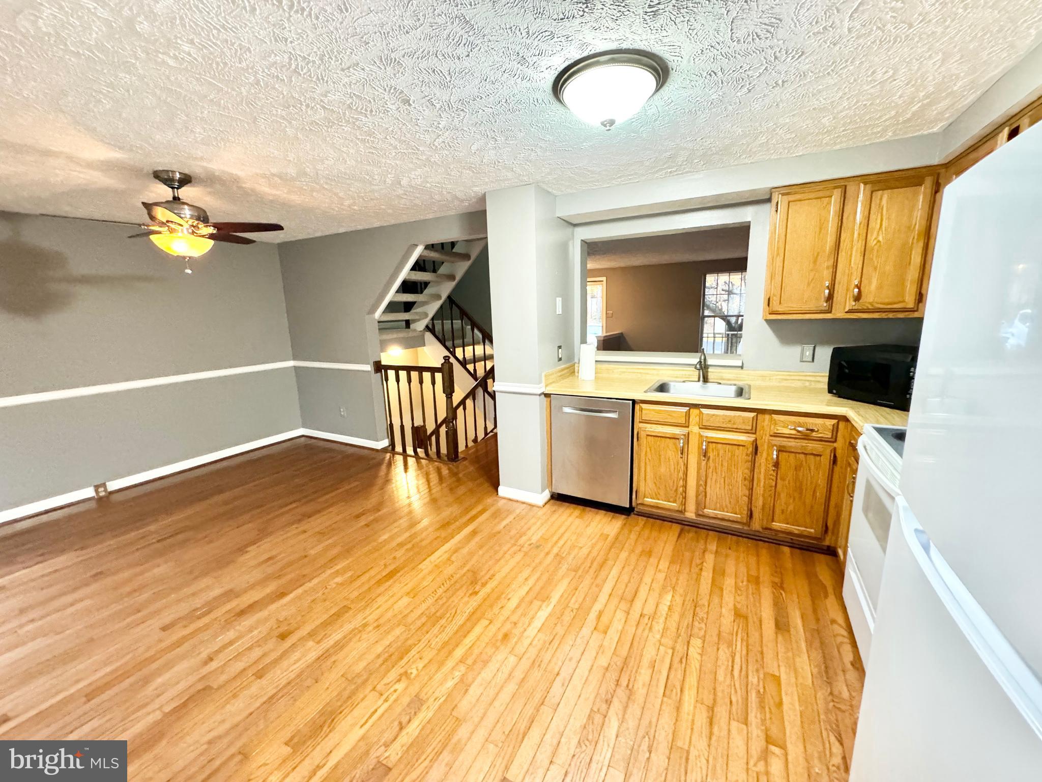 1589 AUTUMN RIDGE CIR