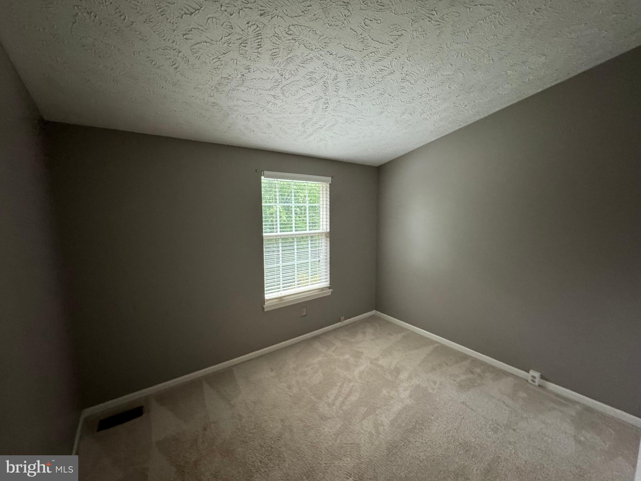 1589 AUTUMN RIDGE CIR
