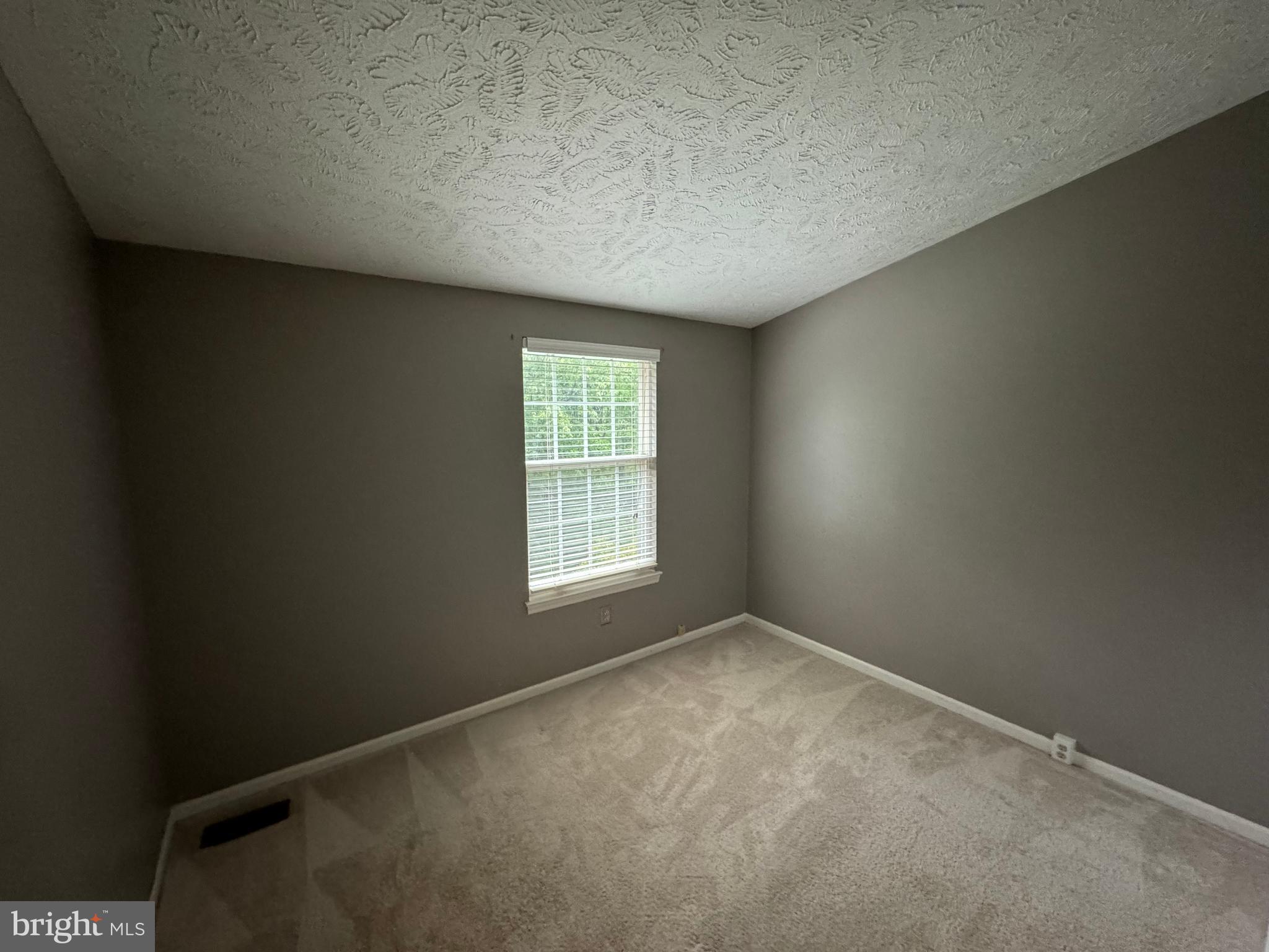 1589 AUTUMN RIDGE CIR