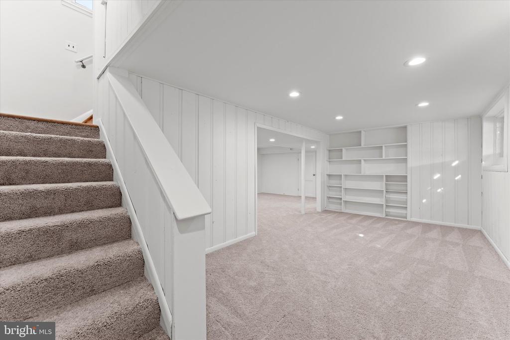7407 Fairchild Dr