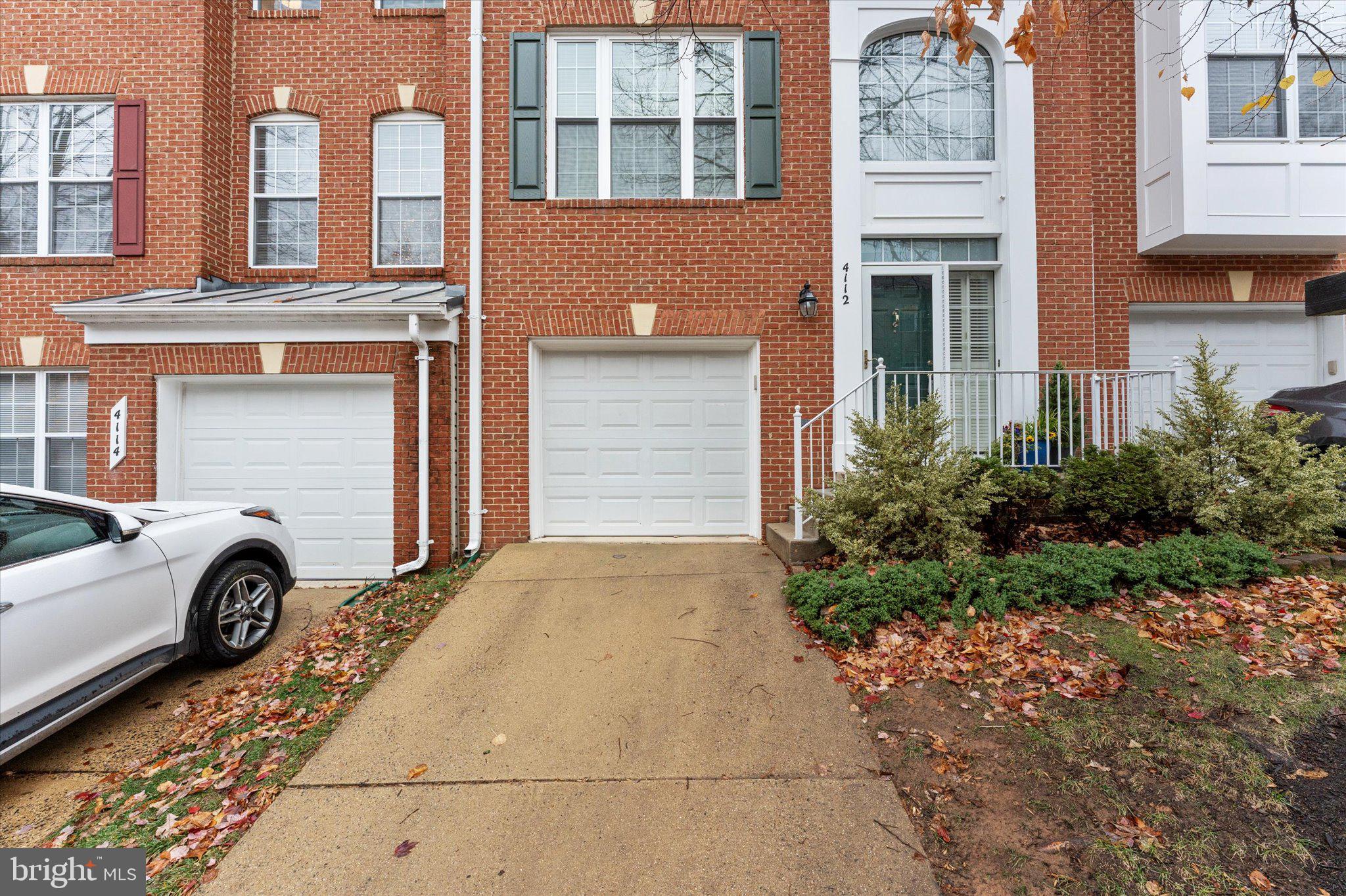 4112 Hazelwood Ct