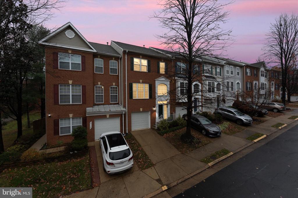4112 Hazelwood Ct