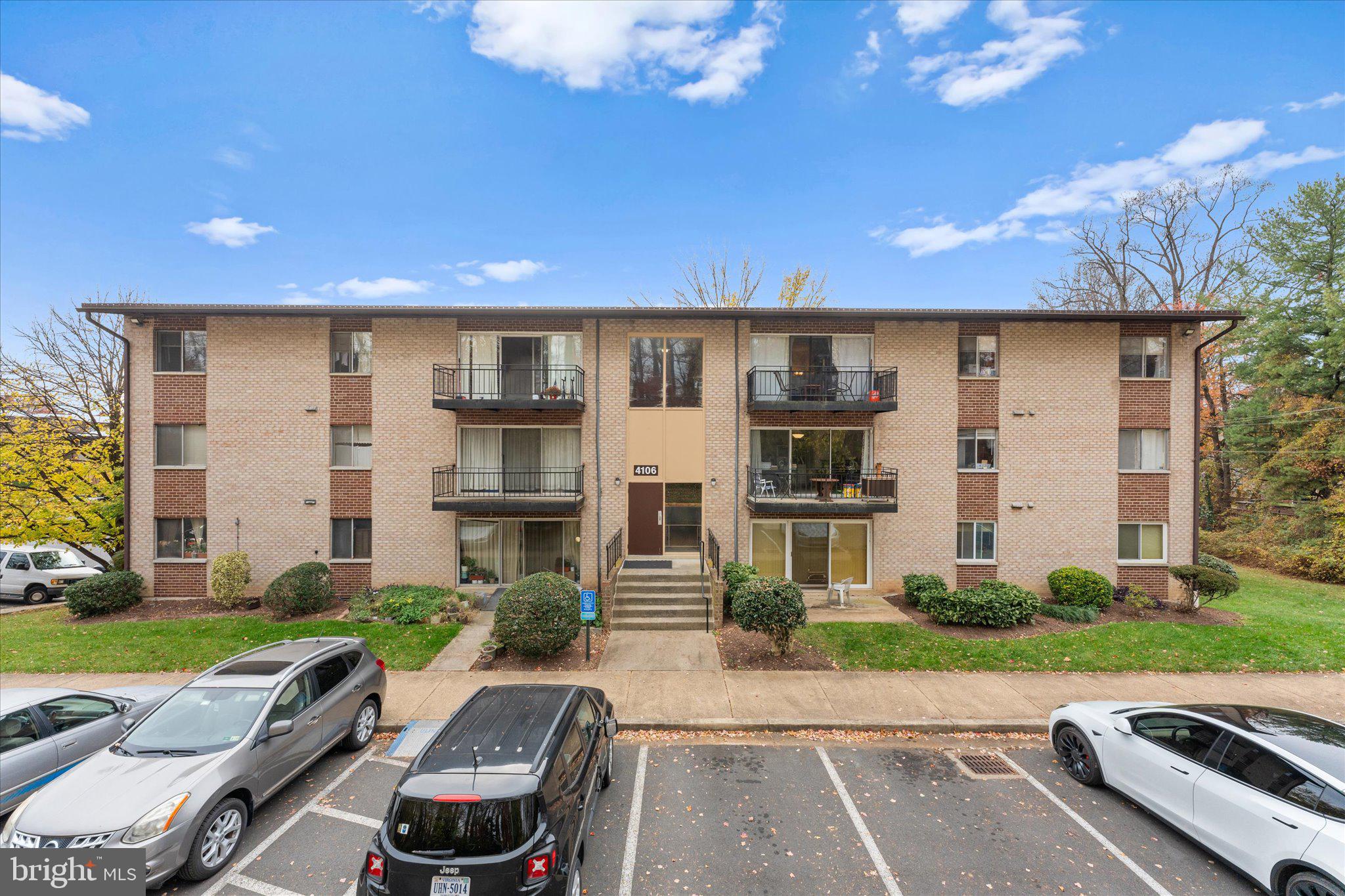 4106 Mangalore Dr #302