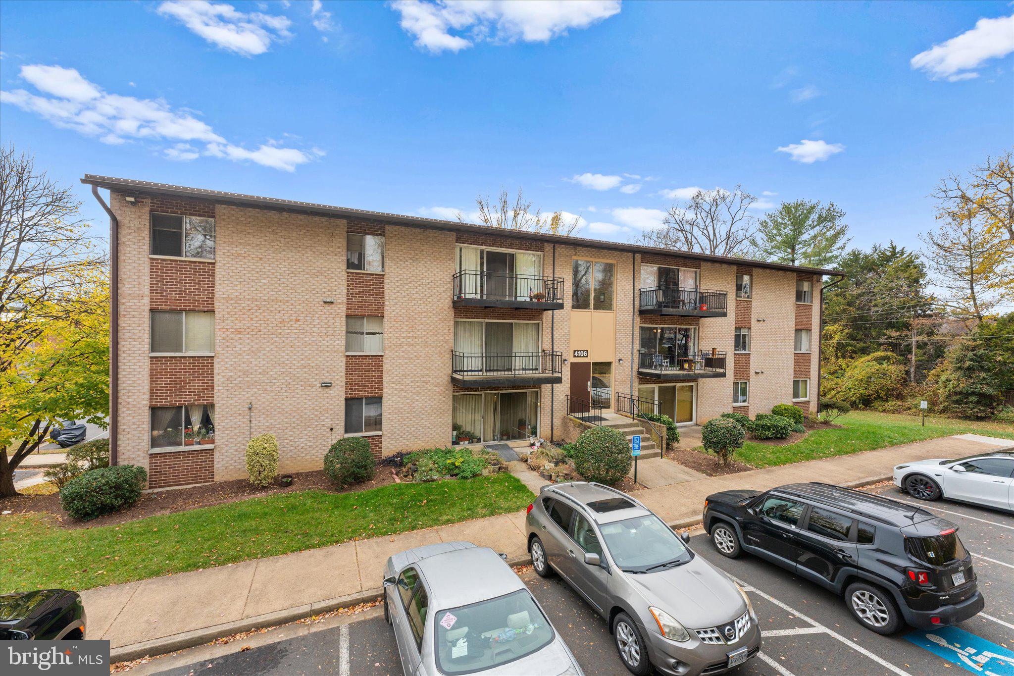 4106 Mangalore Dr #302