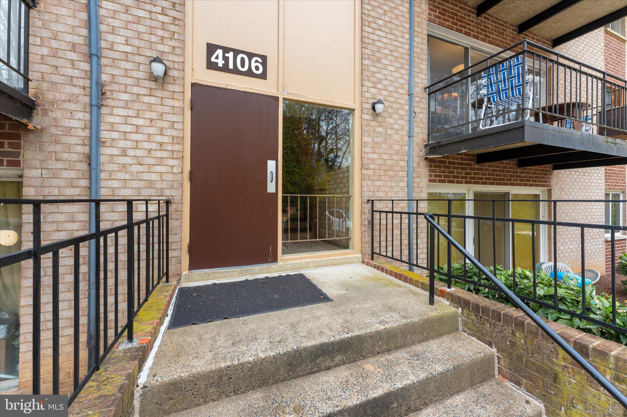 4106 Mangalore Dr #302