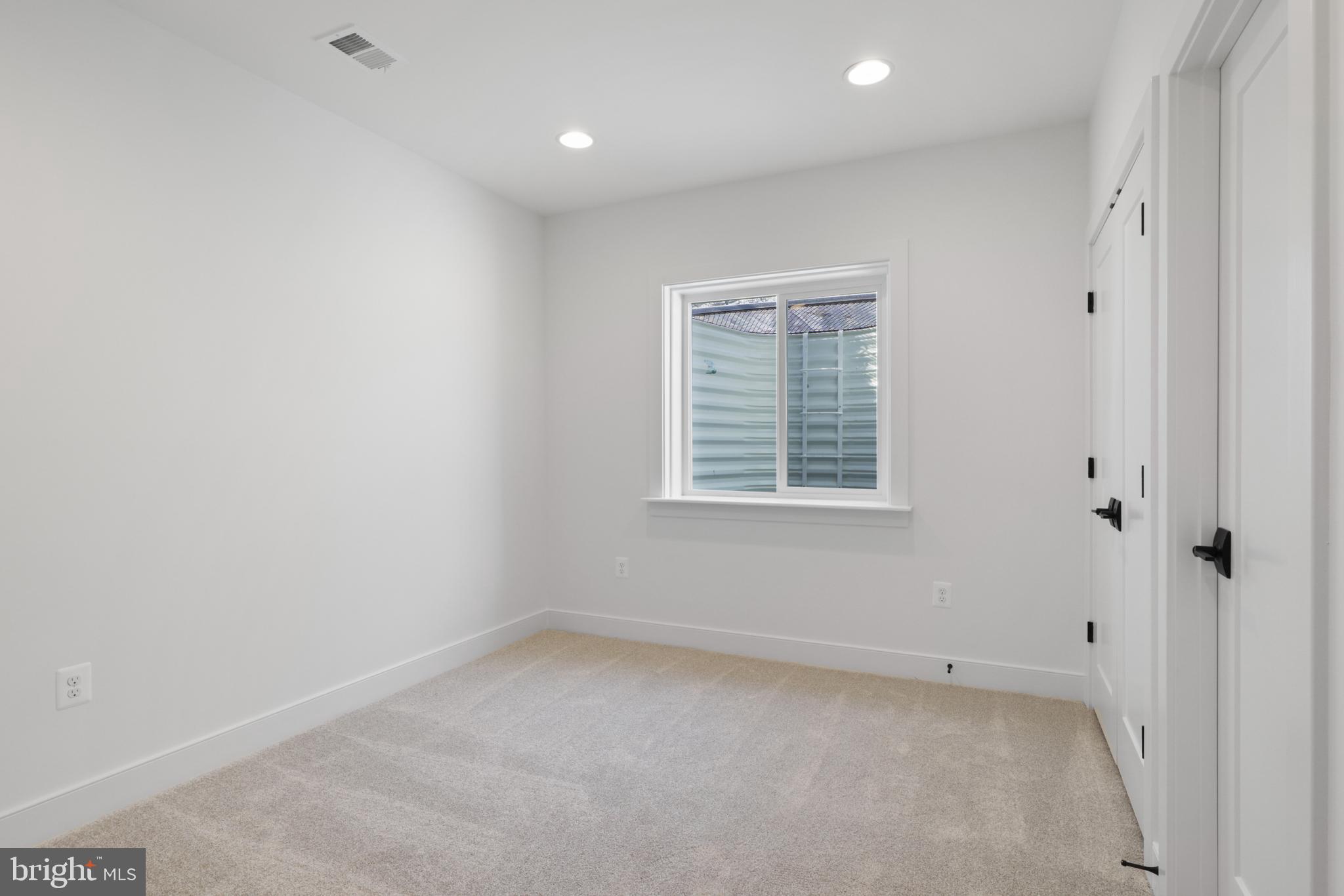1914 Cherri Dr