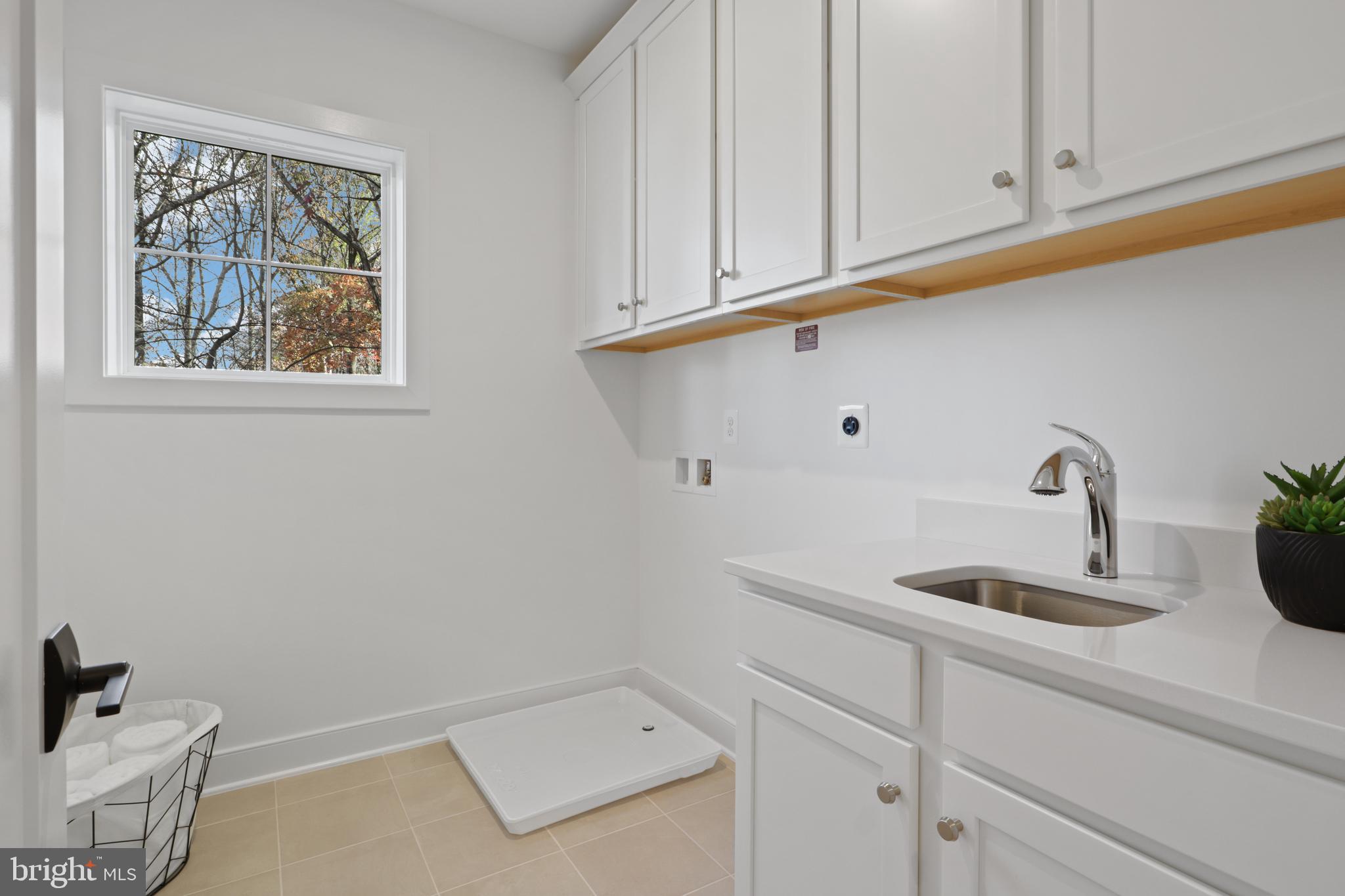 1914 Cherri Dr