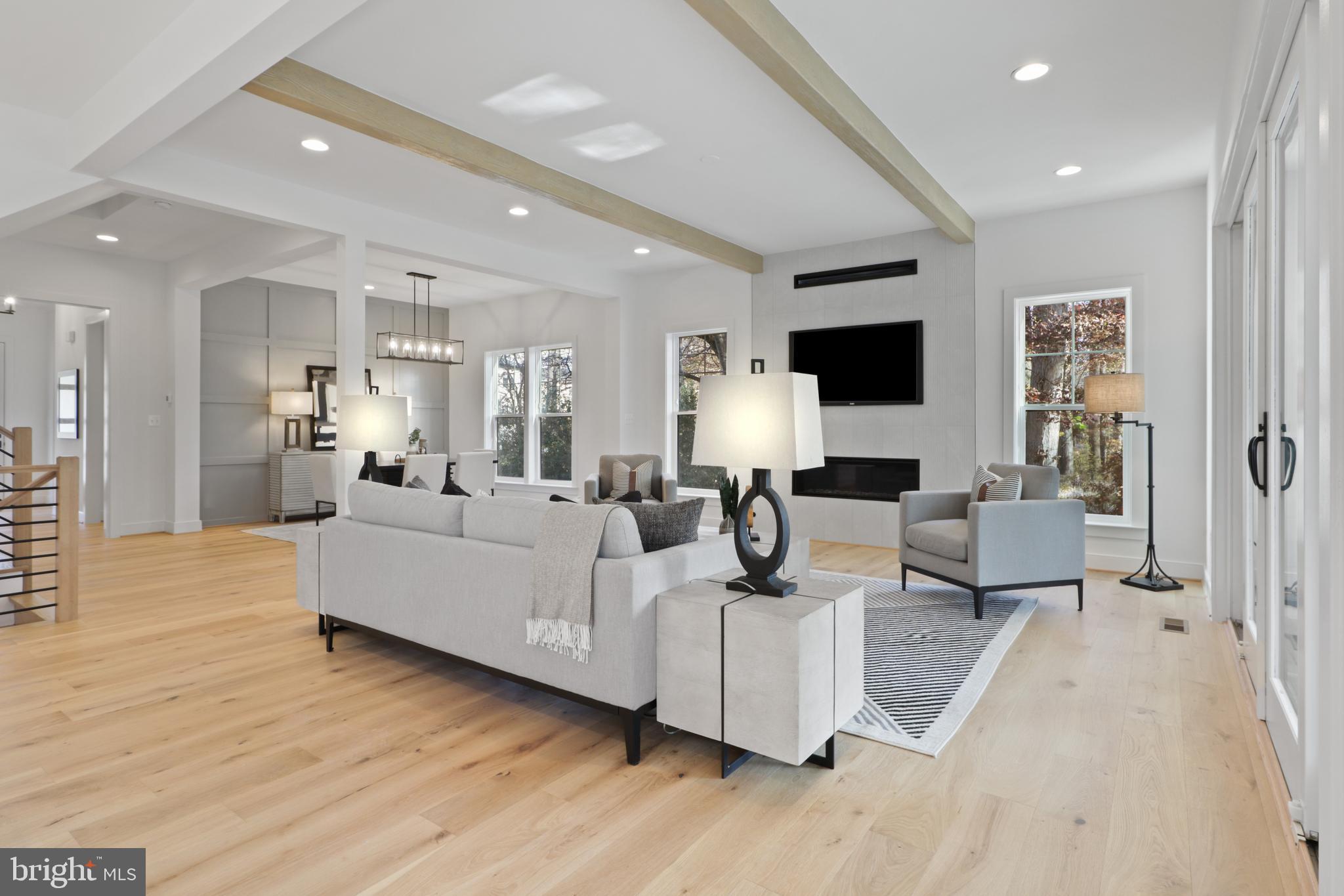 1914 Cherri Dr