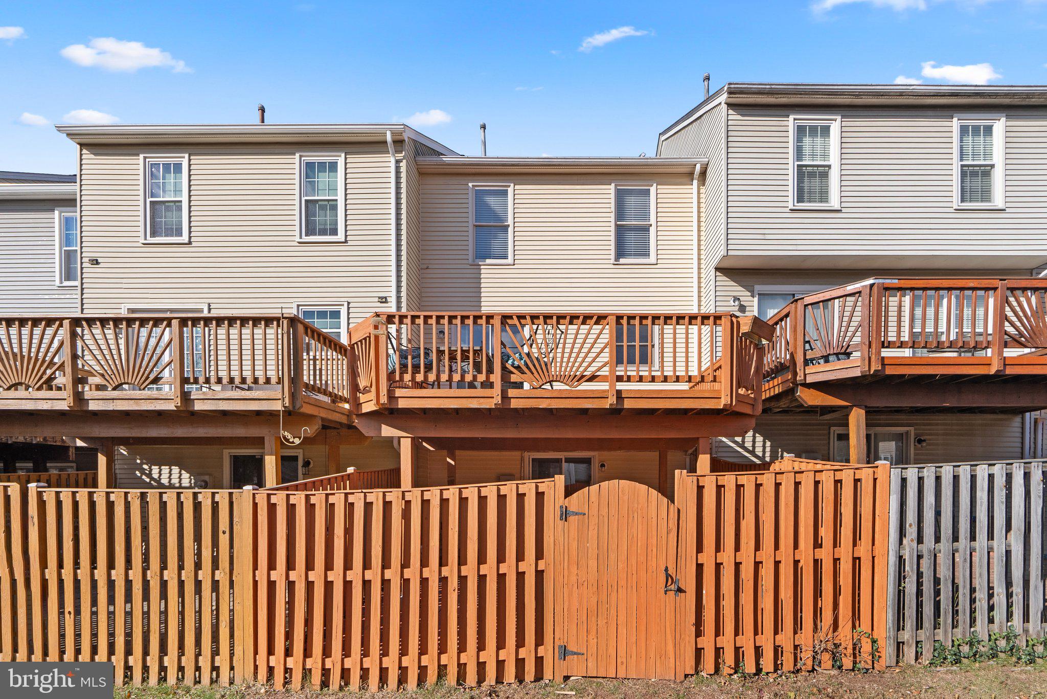 14719 GROBIE POND LN
