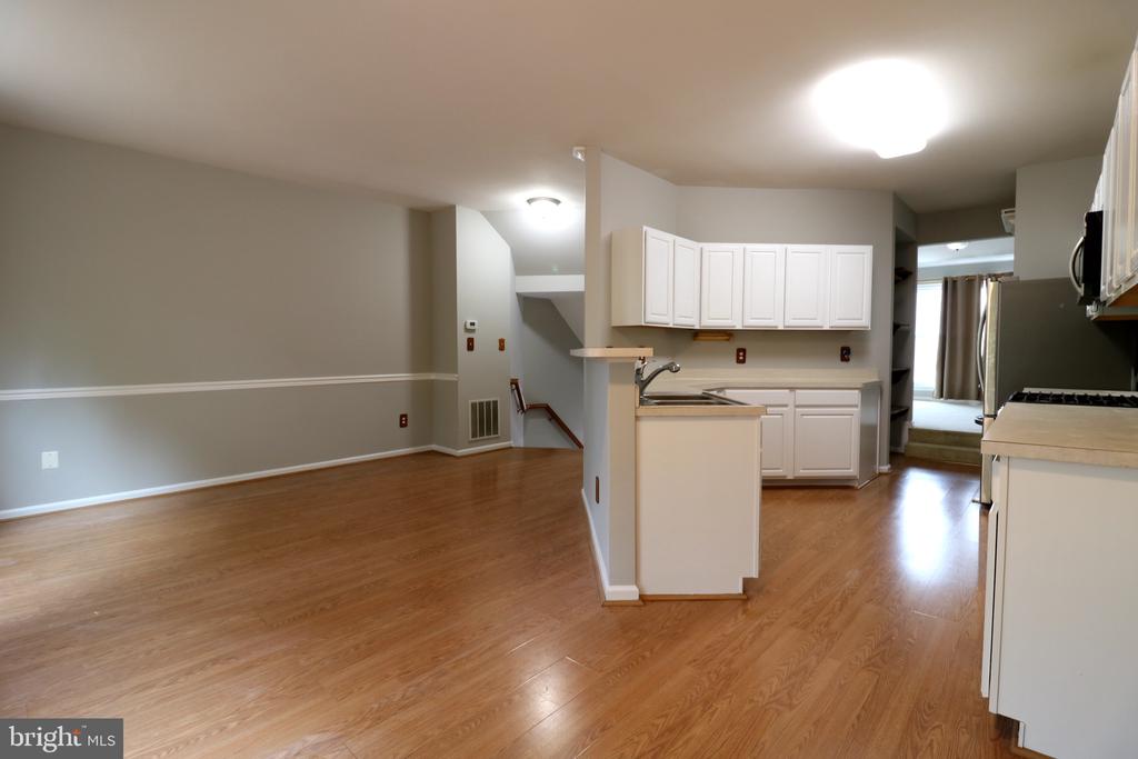 13394 BURROUGH FARM DR