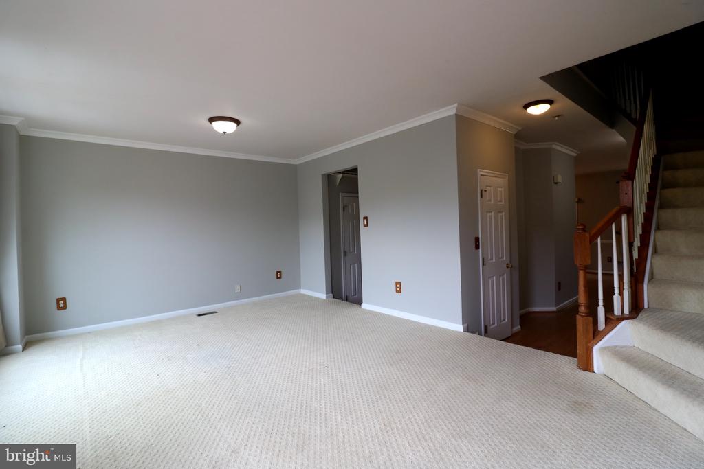13394 BURROUGH FARM DR