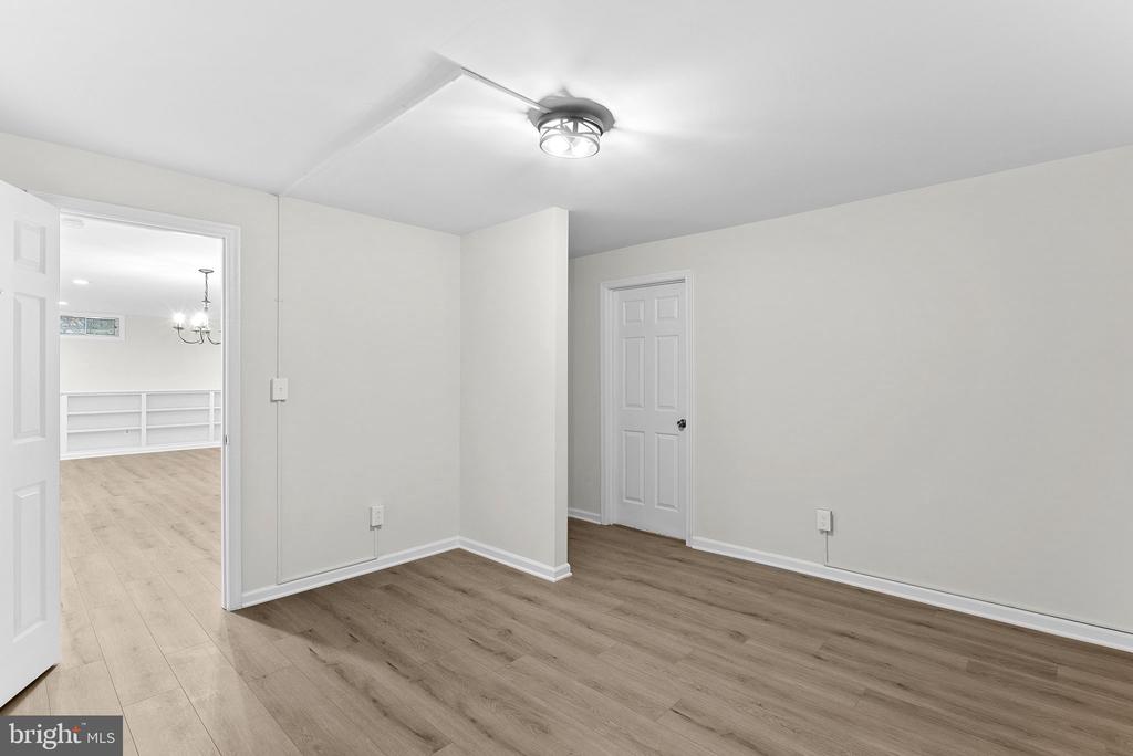 1283 Shaker Woods Rd