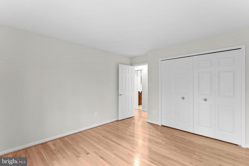 1283 Shaker Woods Rd