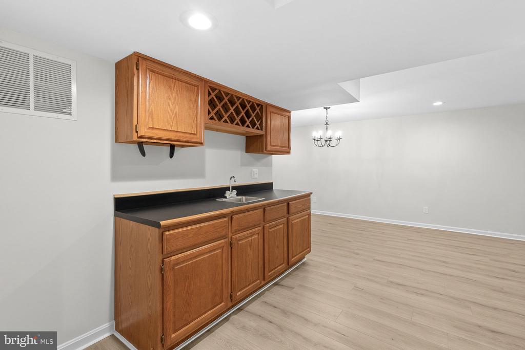 1283 Shaker Woods Rd