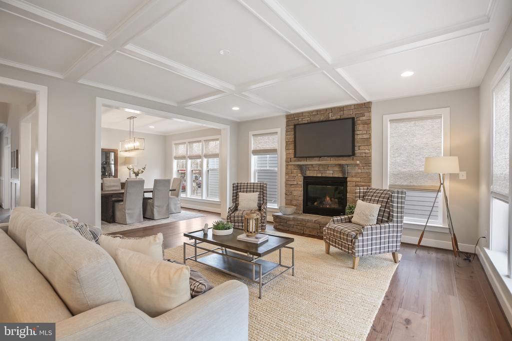 2423 Jackson Pkwy