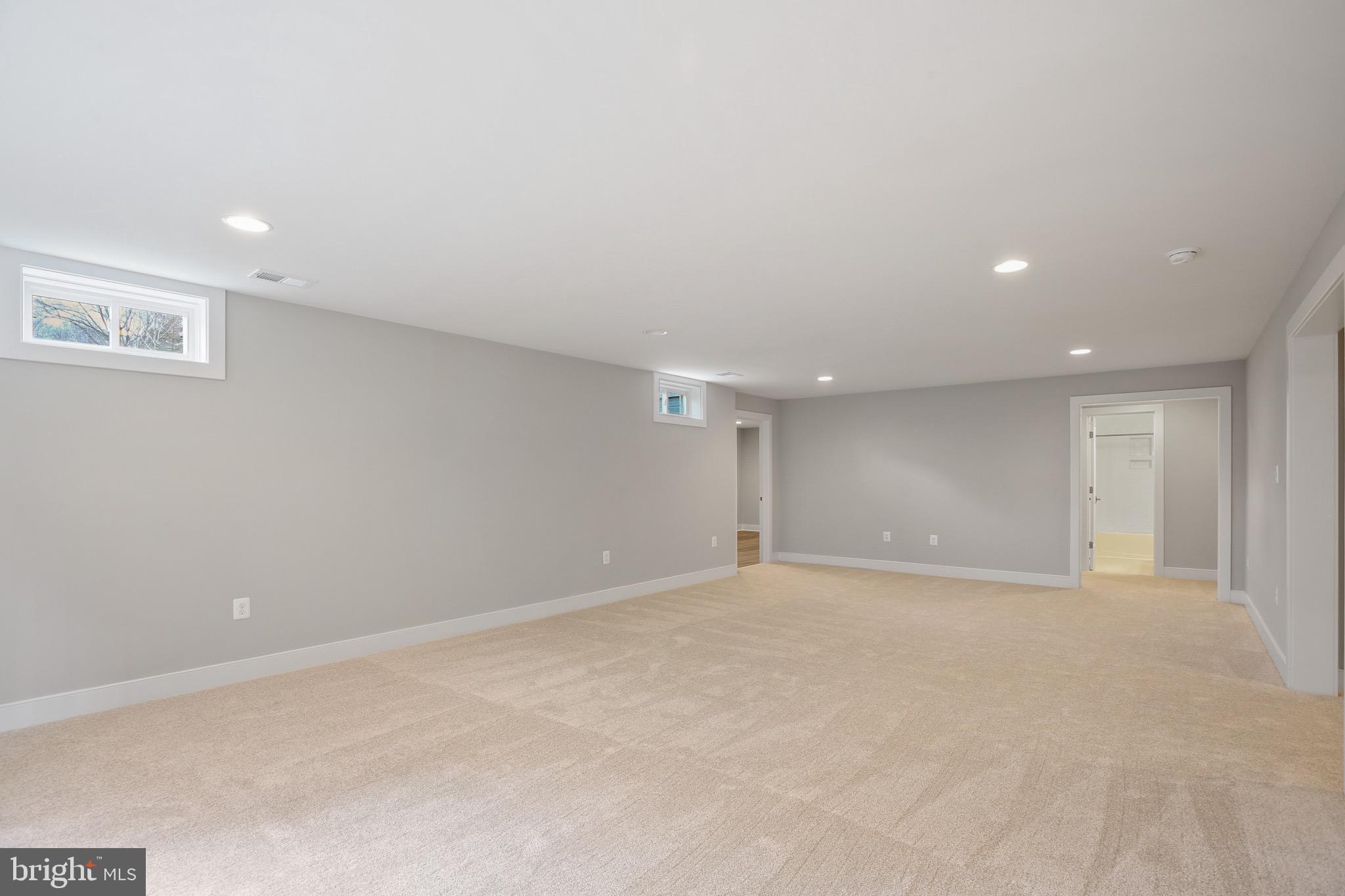2423 Jackson Pkwy