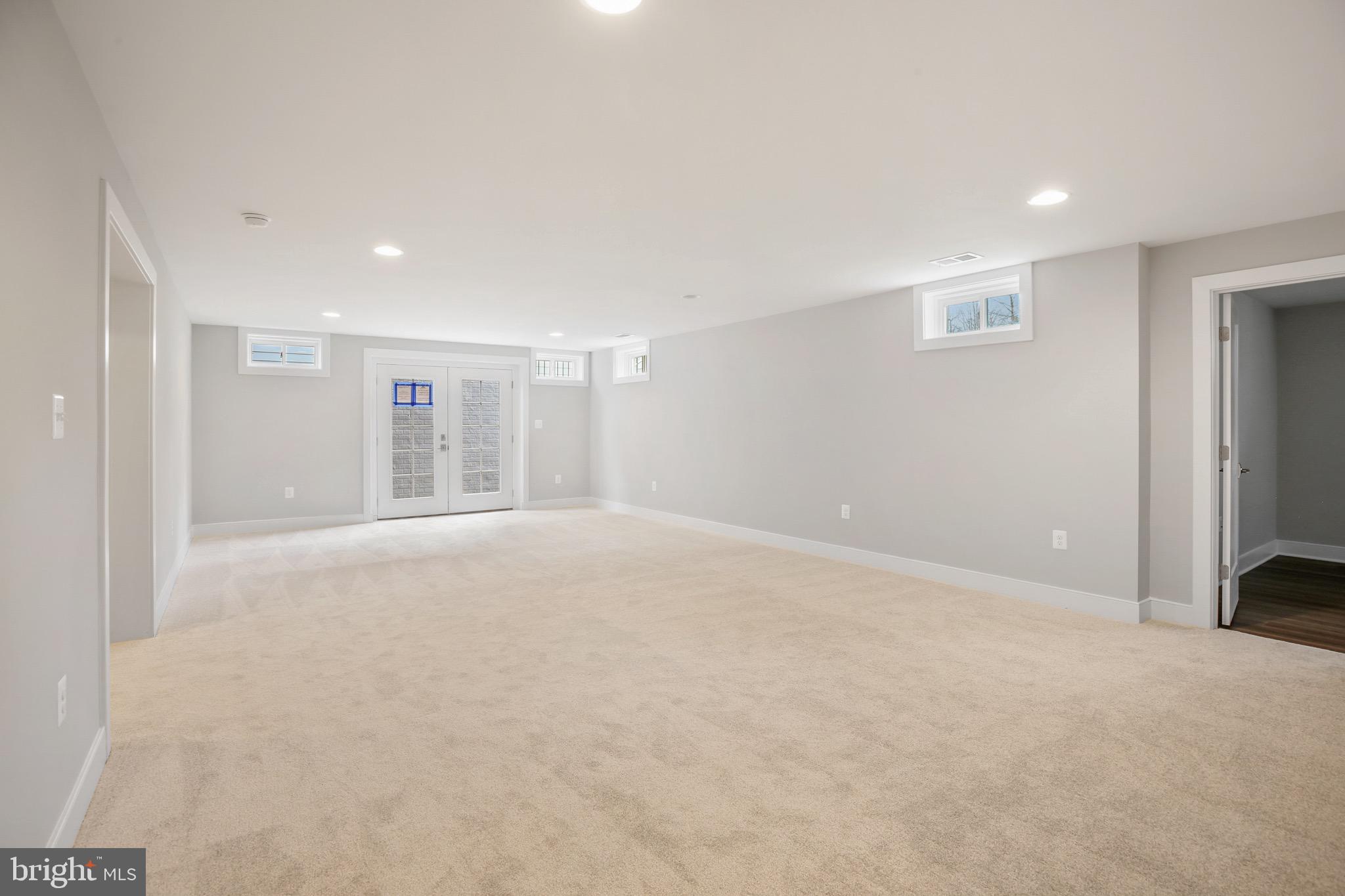 2423 Jackson Pkwy