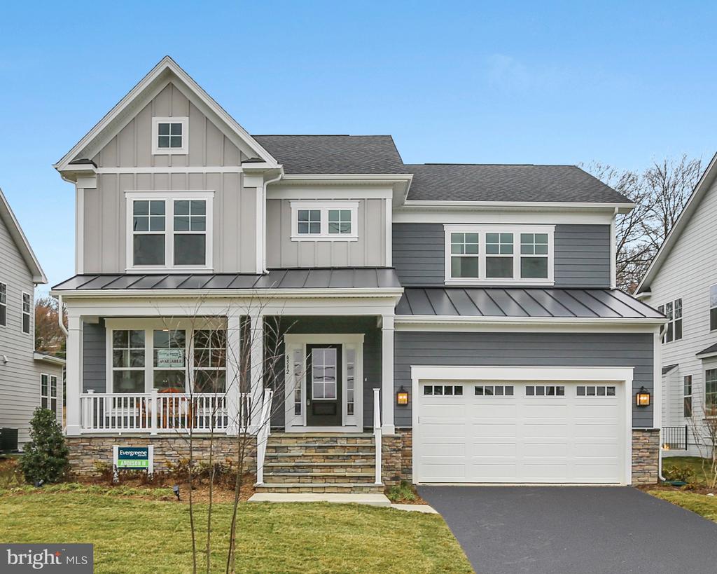 2423 Jackson Pkwy