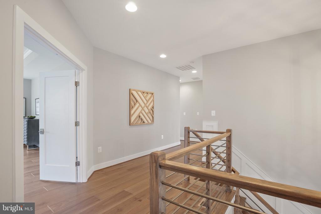 2423 Jackson Pkwy