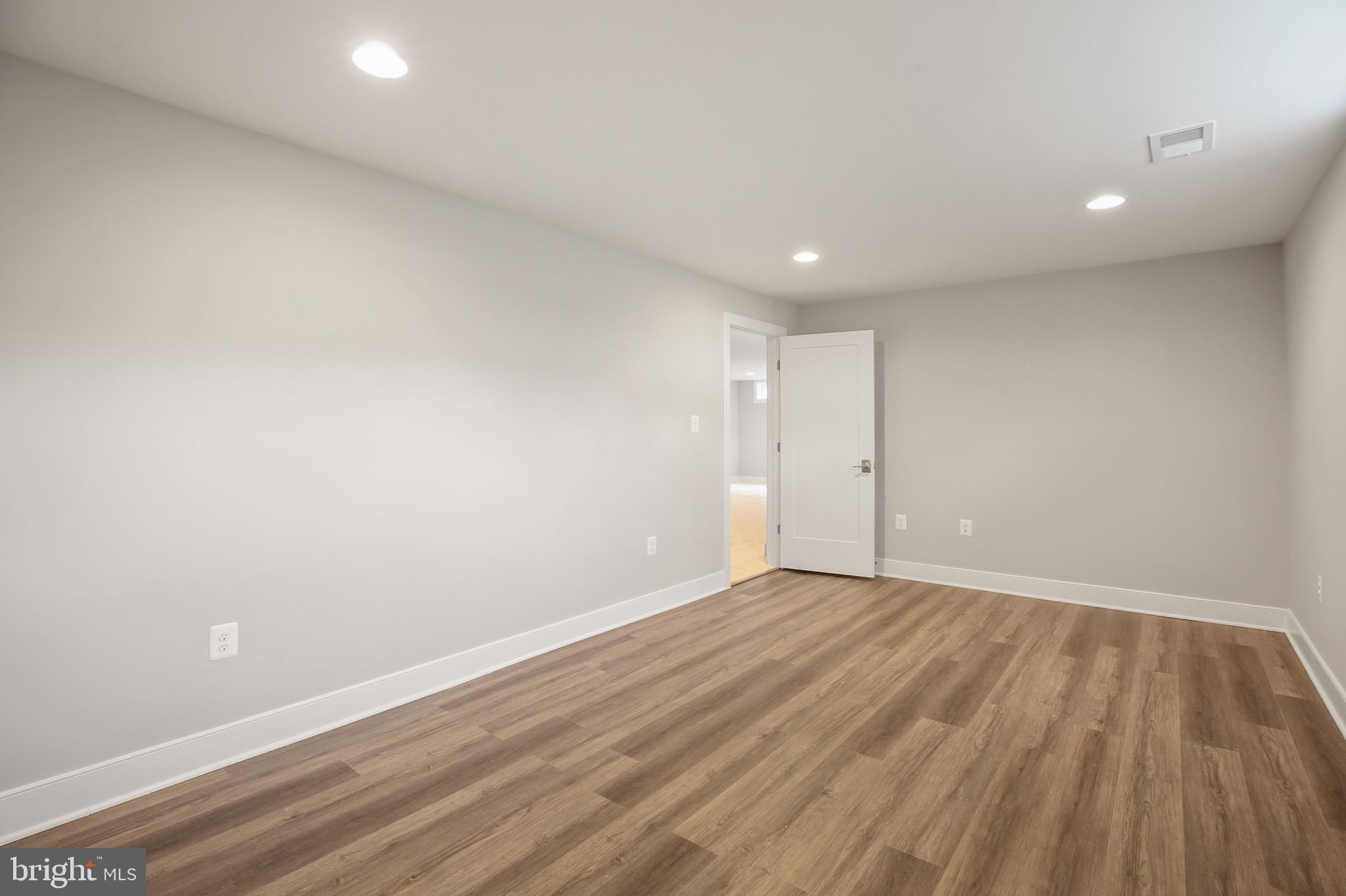 2423 Jackson Pkwy