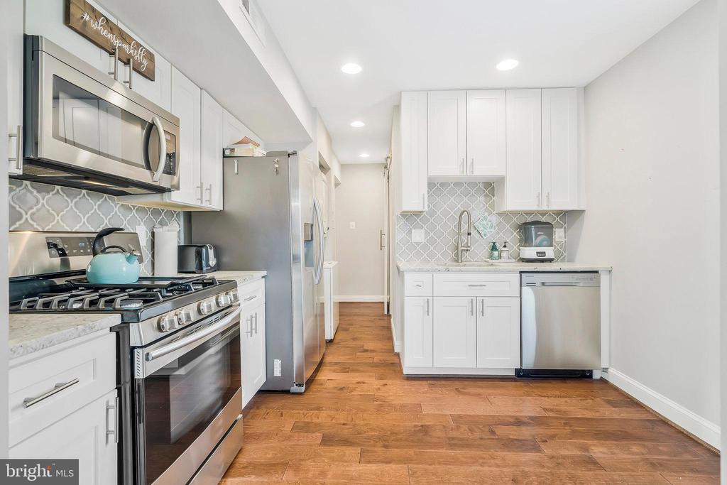 2014 Colts Neck Rd #8/11b