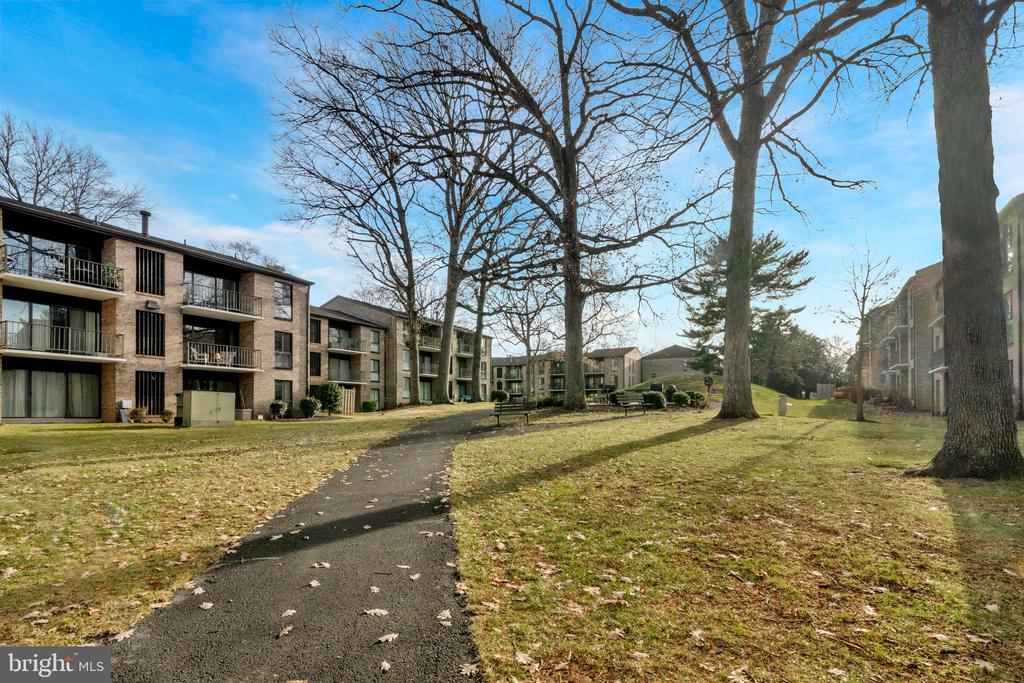 2014 Colts Neck Rd #8/11b