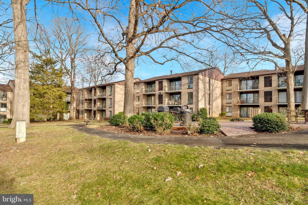 2014 Colts Neck Rd #8/11b