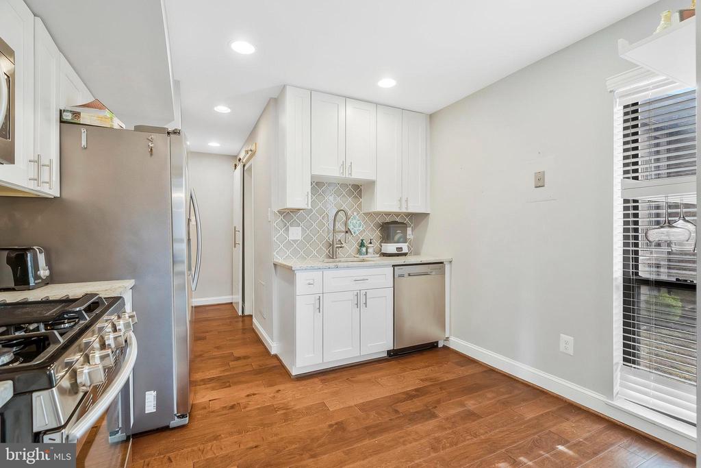 2014 Colts Neck Rd #8/11b