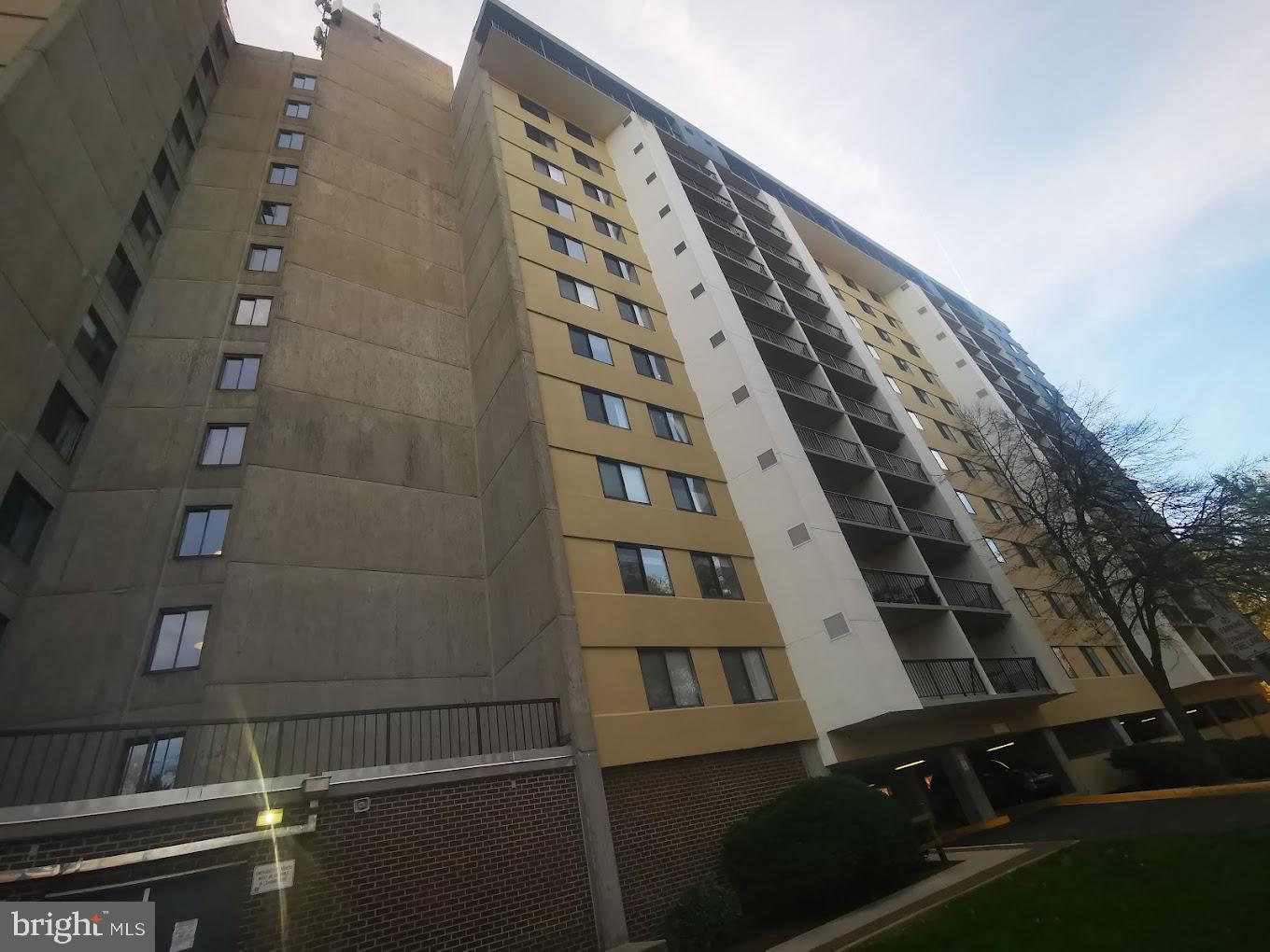 3800 Powell Ln #Ph1