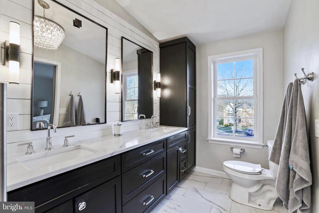 3923 Green Look Ct