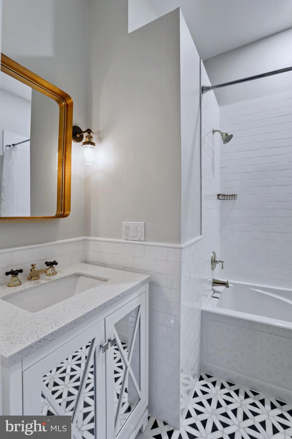 3923 Green Look Ct
