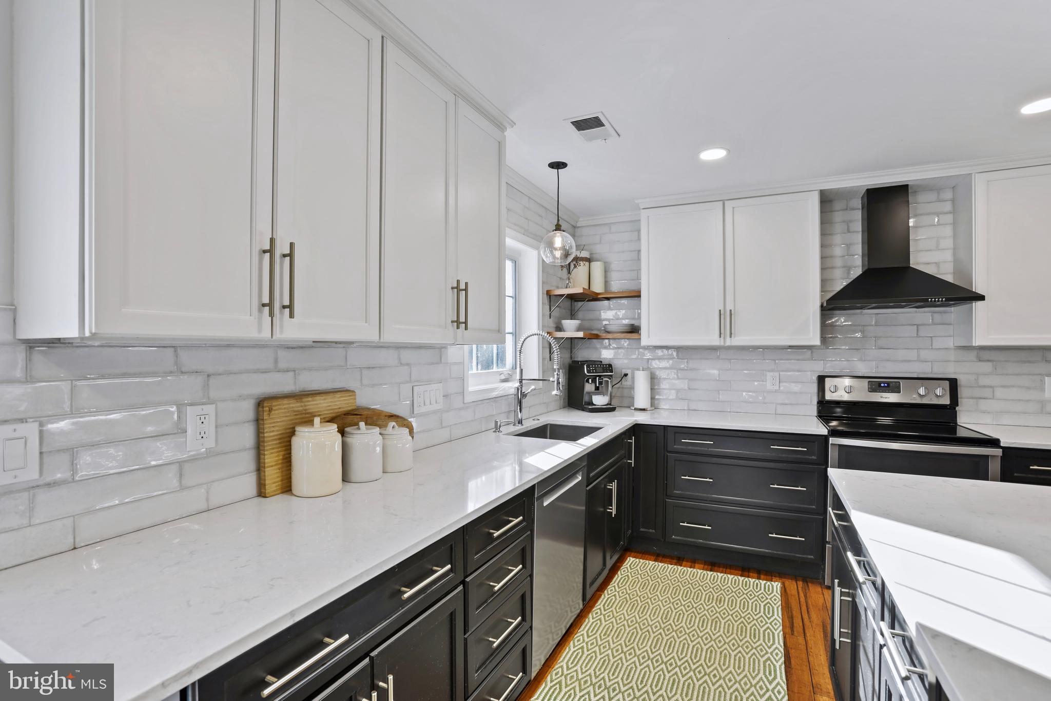 3923 Green Look Ct