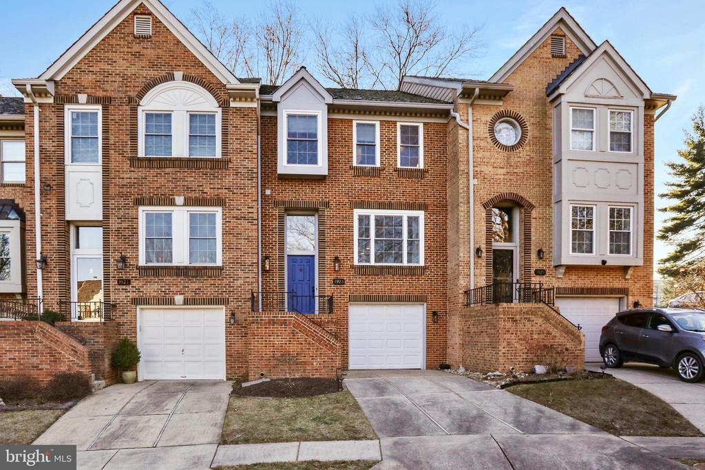 3923 Green Look Ct